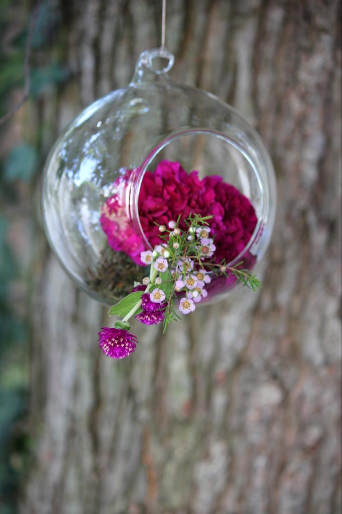 Succah decoration hanging globes